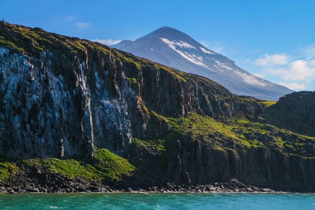 Svalbard, in whose waters temperatures have risen at 1.5°C every decade for the last 40 years. Image: By Vince Gx on Unsplash